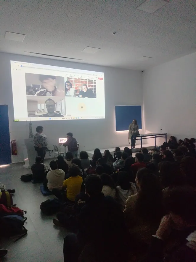 Projection du dessin animé en classe